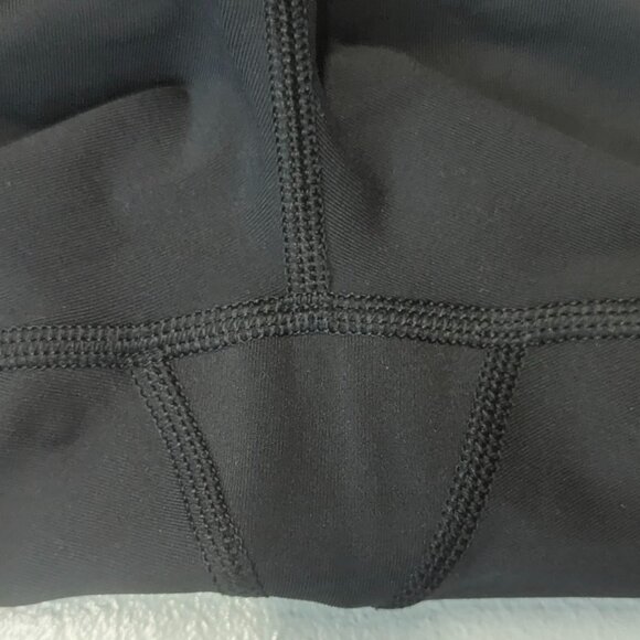 Lululemon Size 6 Black Wunder Under Cropped Leggings With Side and Back Pockets - Picture 5 of 16